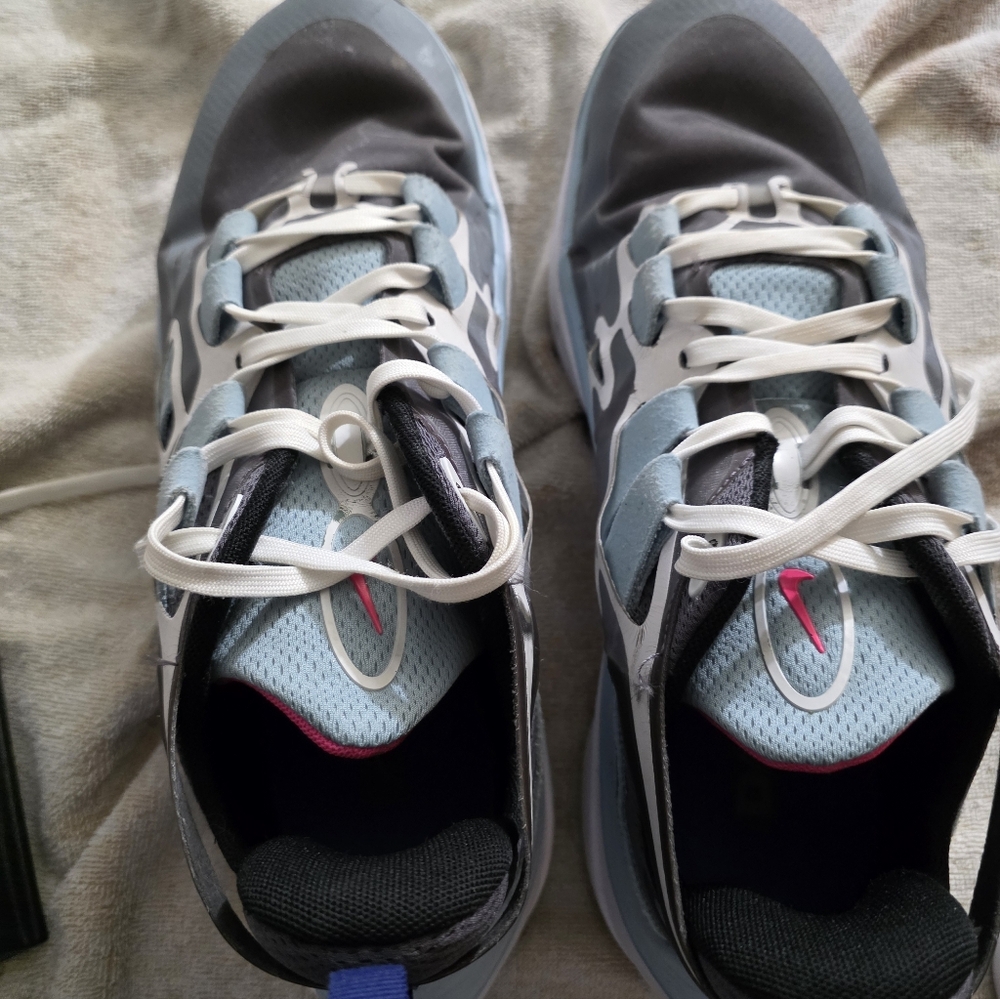 Nike Signal Trainer Mens 11 Gray, Light Blue & Pink Men's/Women's